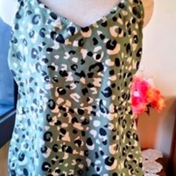 Kona Sol Gray and White Leopard Print Swim Top - Picture 3 of 4